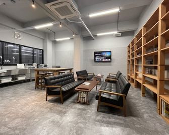 Guesthouse Sunline Beppu - Beppu - Lounge