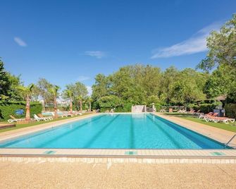 Marina Hôtel Club - Cogolin - Zwembad