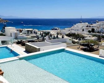 The George Hotel - Platis Gialos - Pool