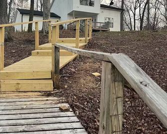 Lakefront 2br Getaway - Griffin