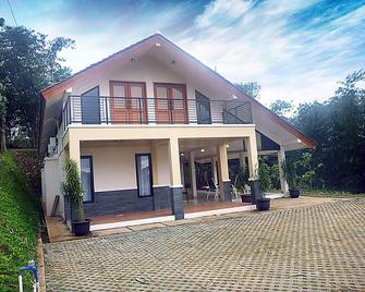 Camp Hulu Cai Resort - Puncak - Building