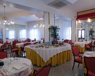 ホテル パトリア - キアンチャーノ・テルメ - レストラン
