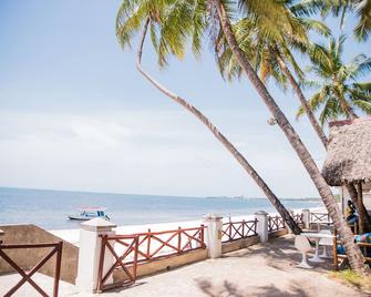 Plaza Beach Hotel - Mombasa - Beach