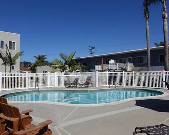 Beach Vacation Rental - Outstanding Location A - Carlsbad - Pool