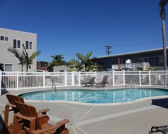 Beach Vacation Rental - Outstanding Location A - Carlsbad - Pool