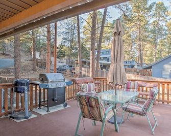 Ruidoso 'Lil Mountain Getaway' w/ Golf Course View - Ruidoso - Balcony