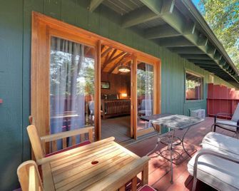 Narrow Gauge Inn - Fish Camp