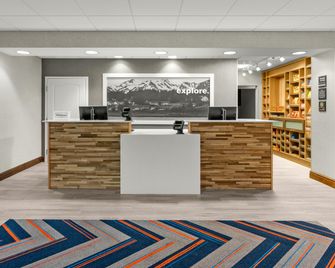 Hampton Inn & Suites Fairbanks - Fairbanks - Ρεσεψιόν