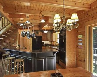 Views, Jet Tub, Privacy, Kids Playhouse, Easy Access, Hi-Speed Wifi! - Waynesville - Bar