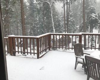 Sequoia National Forest Cabinh - Posey - Balkon