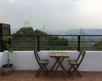 kumokuru - Zhuolan Township - Varanda