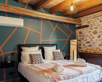 Le domaine de La Combarsou - Sainte-Féréole - Bedroom