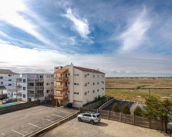 Atlantic Breeze Suites - Hampton Beach - Building
