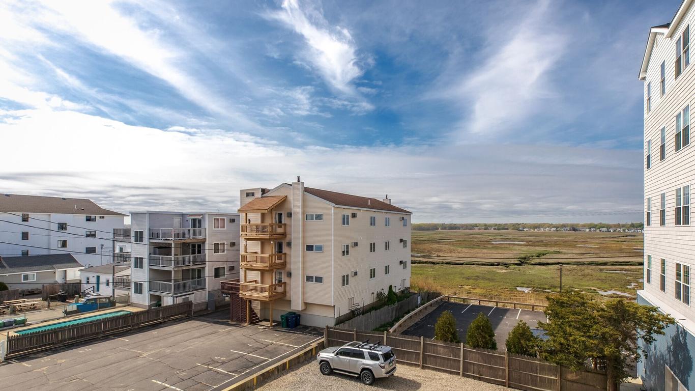 Atlantic Breeze Suites