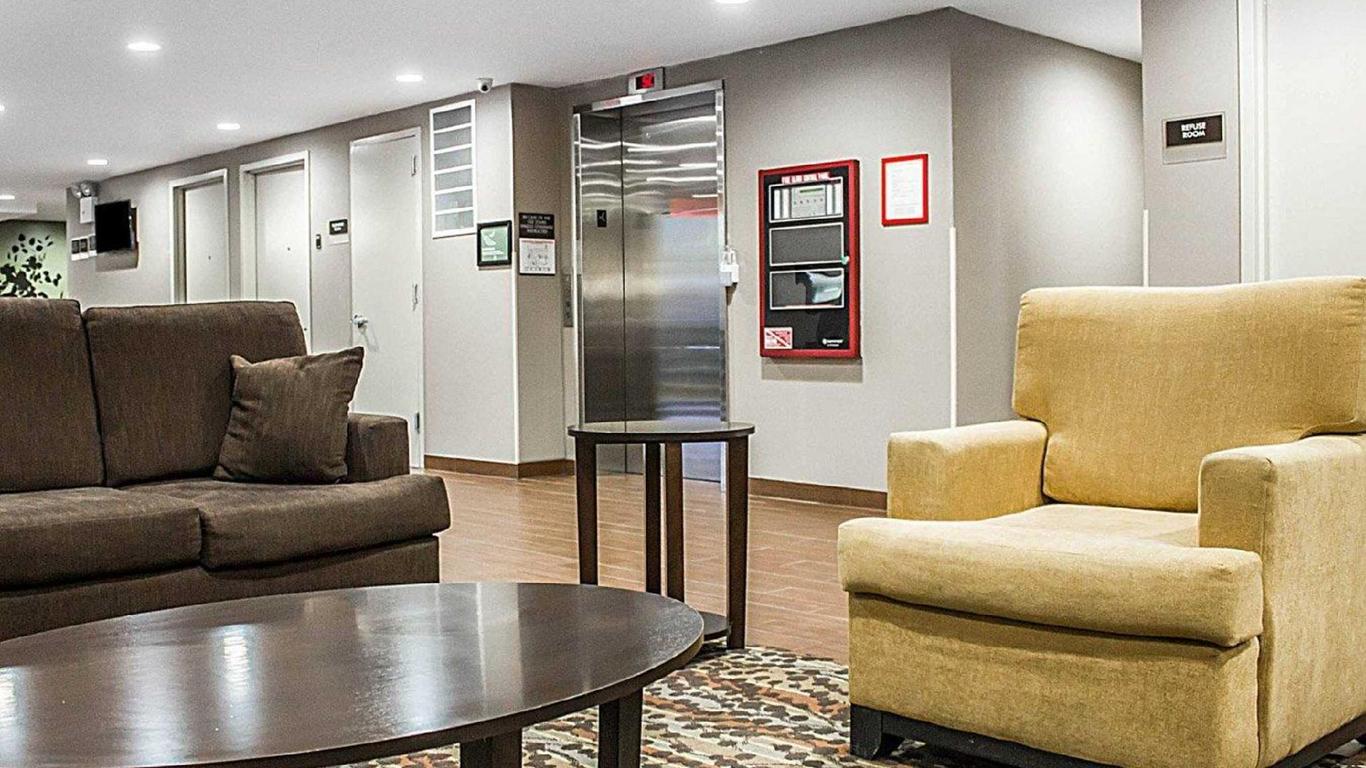 Days Inn by Wyndham Brooklyn Borough Park