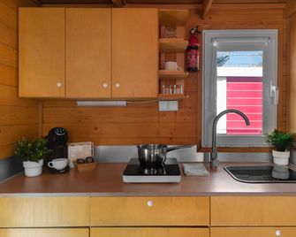 Boat Haus - Casas Flotantes frente a Gibraltar - La Línea de la Concepción - Kitchen