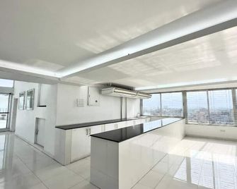 250sqft 4 Economy Stay Pool & Gym - Dhaka - Kitchen