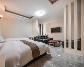 Ansan Seowon Tourist Hotel - Ansan - Habitación