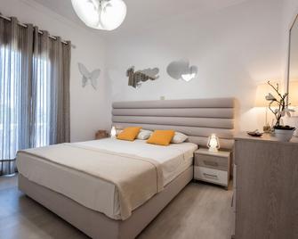 Panos Luxury Studios - Parikia