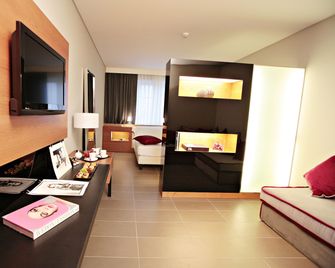 Cosmopolitan Hotel - Civitanova Marche - Living room