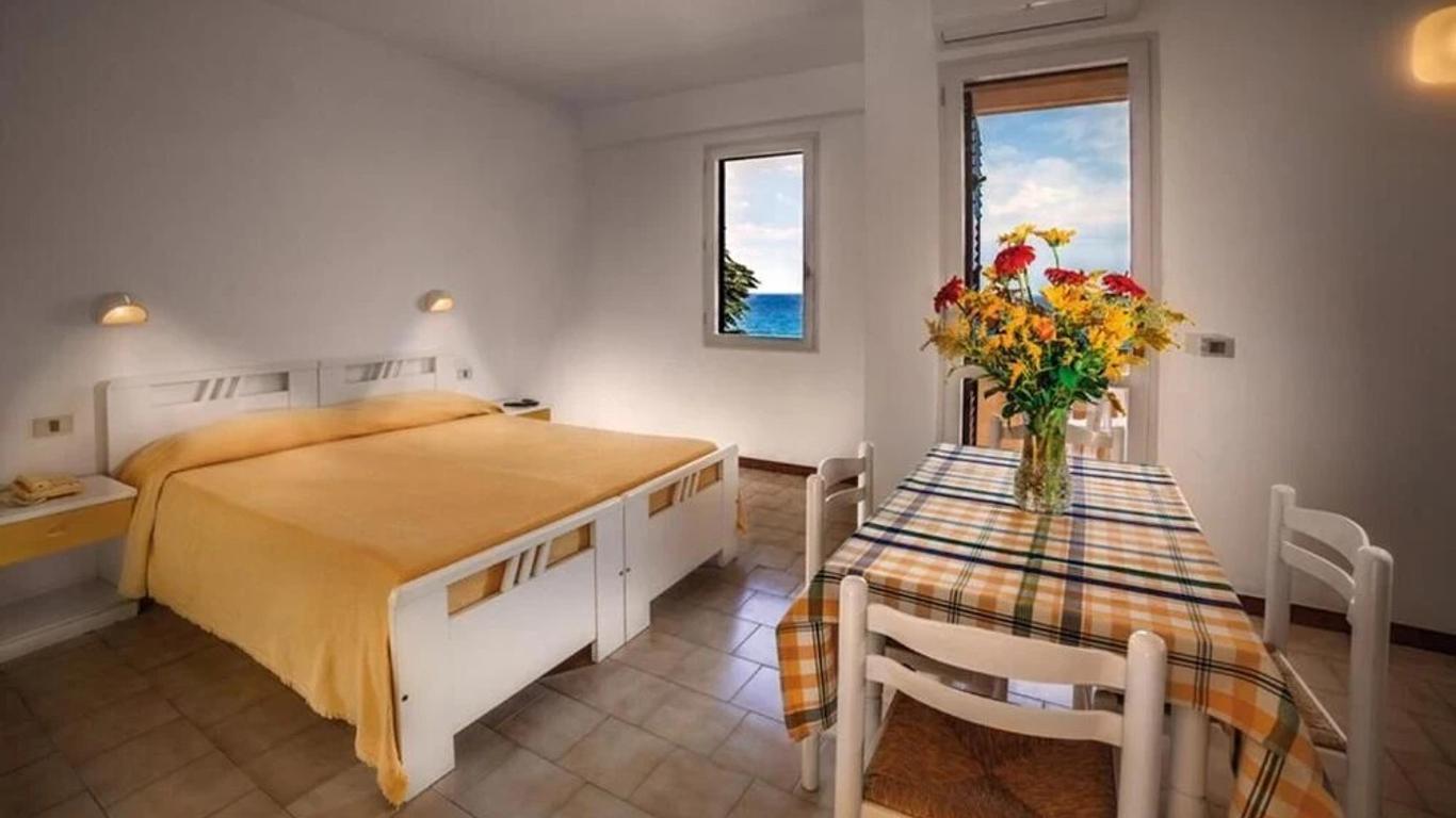 Baia Calava Hotel e Residence