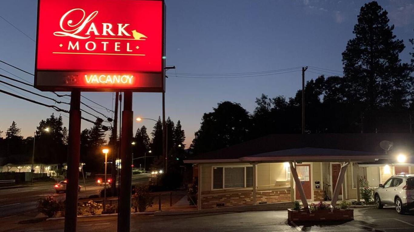 Lark Motel Willits