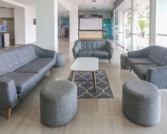 OYO 258 Flagship The Enviro Cikarang - Jakarta - Lounge