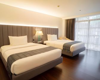 The Forest Lodge at Camp John Hay - Baguio - Bedroom