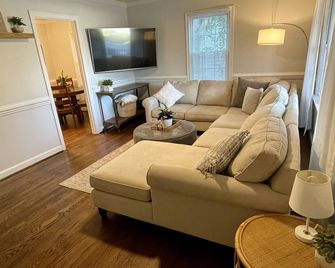 The North Star - Raleigh - Sala