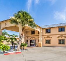 Econo Lodge Inn and Suites Corpus Christi