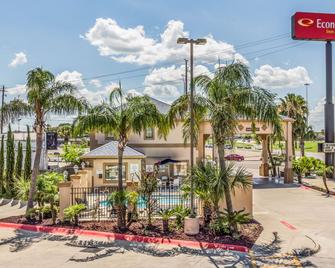Econo Lodge Inn and Suites Corpus Christi - Corpus Christi - Building