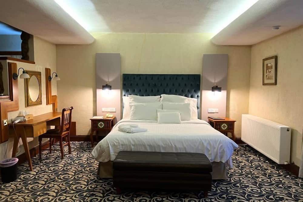 ذا ميل هوتل