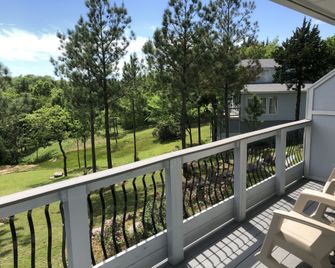 Echo Canyon Spa Resort (Adults Only) - Sulphur - Balcón