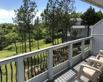 Echo Canyon Spa Resort (Adults Only) - Sulphur - Balcón