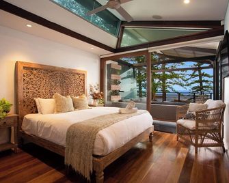 Luxury On The Bay - 2 x 3 Bedroom Apartments - Byron Bay - Bedroom