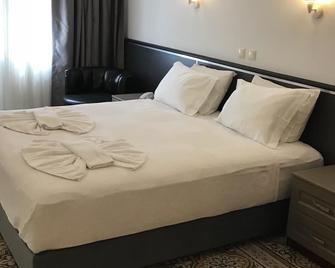Hotel Balca - Izmir - Bedroom