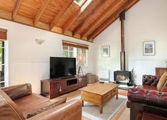 Mountain Den - Blackheath - Living room