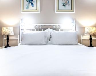 Blue Diamond Lodge - Springbok - Bedroom