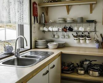 Vík Hostel - Vik - Küche