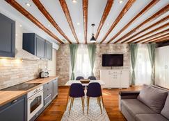 Stephane City Vibe Suites - Trogir - Living room