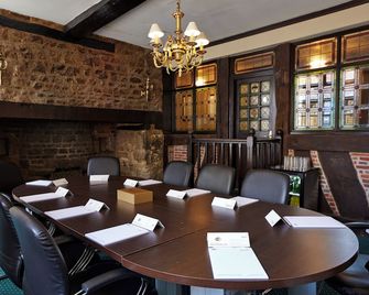 Saracens Head Hotel by Greene King Inns - Towcester - Restaurant