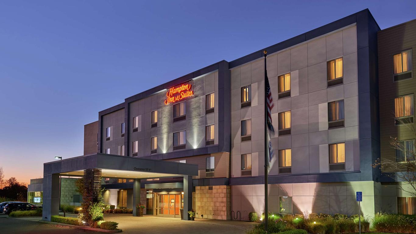 Hampton Inn & Suites Salem