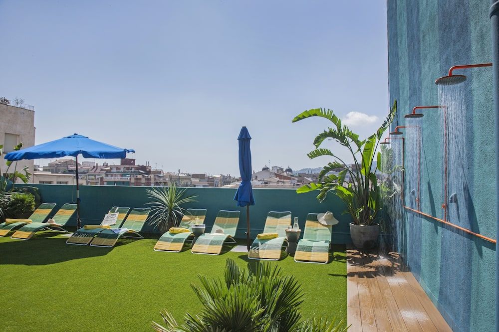 Chic & Basic Velvet - Barcelona