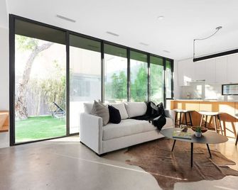 Tulum Inspired Villa | Pool | Putt Putt Green - Austin - Sala de estar