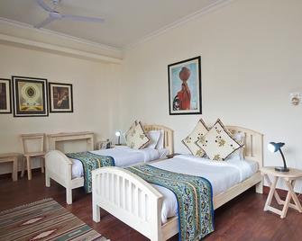 Colonel's Retreat At The Airport - New Delhi - Bedroom