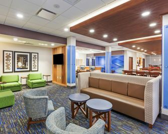 Holiday Inn Express & Suites Lenexa - Overland Park Area By IHG - Lenexa - Gebouw