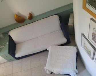 Camelia Beautiful Villa Of 1880 4 Minutes Walk From The Sea - Menton - Wohnzimmer