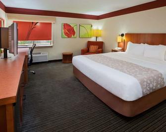 La Quinta Inn & Suites by Wyndham Columbus State University - Columbus - Bedroom