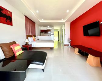 Mountain Seaview Luxury Apartments - Karon - Habitación