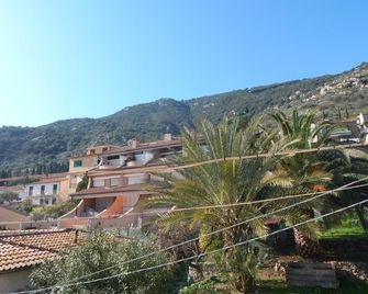 b&b le cote - Giglio Porto - Vista del exterior